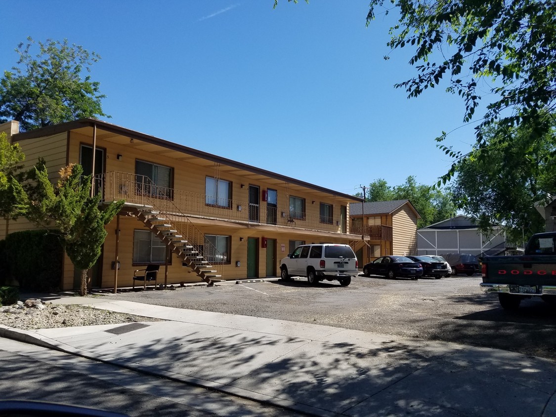 Primary Photo - Chism Street Apartments