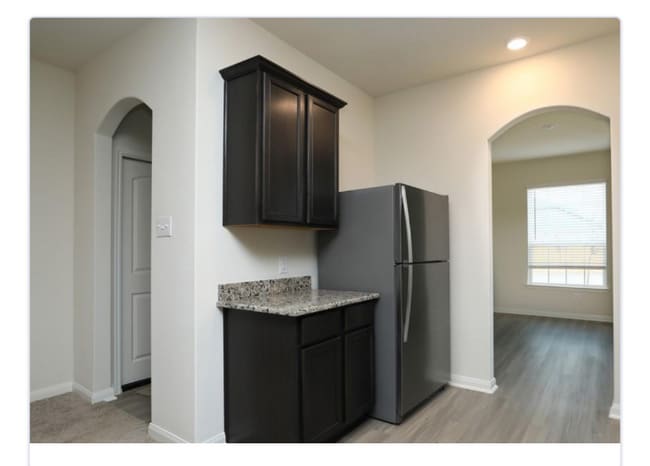 Building Photo - 400 Beechwood Hacienda Dr