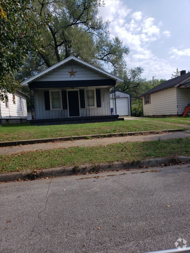 Building Photo - 1735 N 26th St