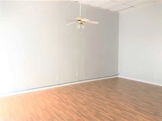 Building Photo - 2580 5th St