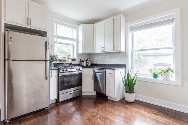 Foto del edificio - 655 W Roscoe St