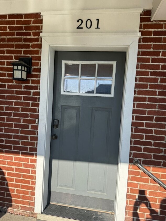 Primary Photo - 2 br, 2 bath House - 155 N MARKET ST- #201
