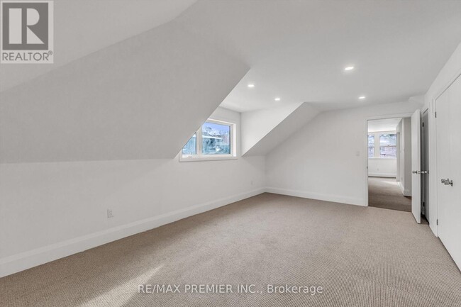Building Photo - 5 Killarney Rd