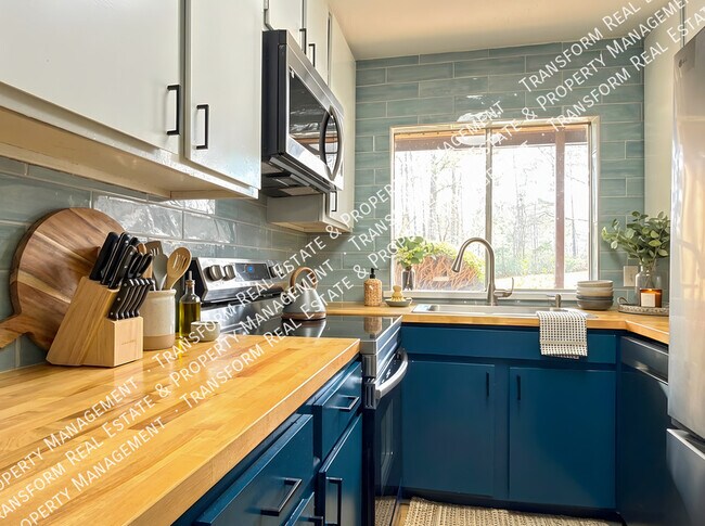 Building Photo - 3101 Lorna Rd