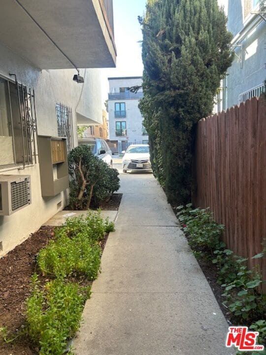 Foto del edificio - 1428 S Bedford St