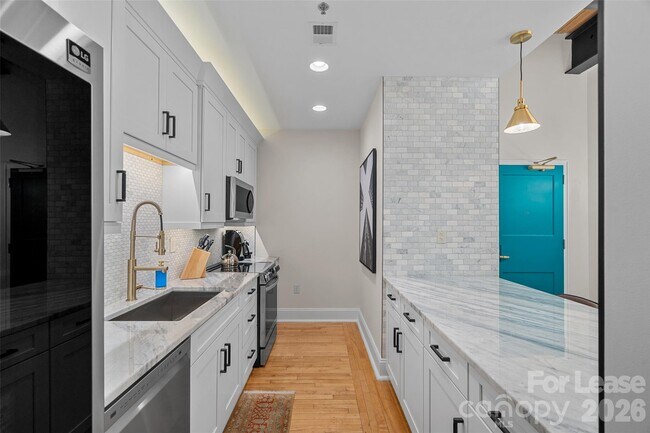 Building Photo - 310 Arlington Ave