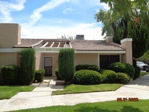Building Photo - 44121 Planet Cir