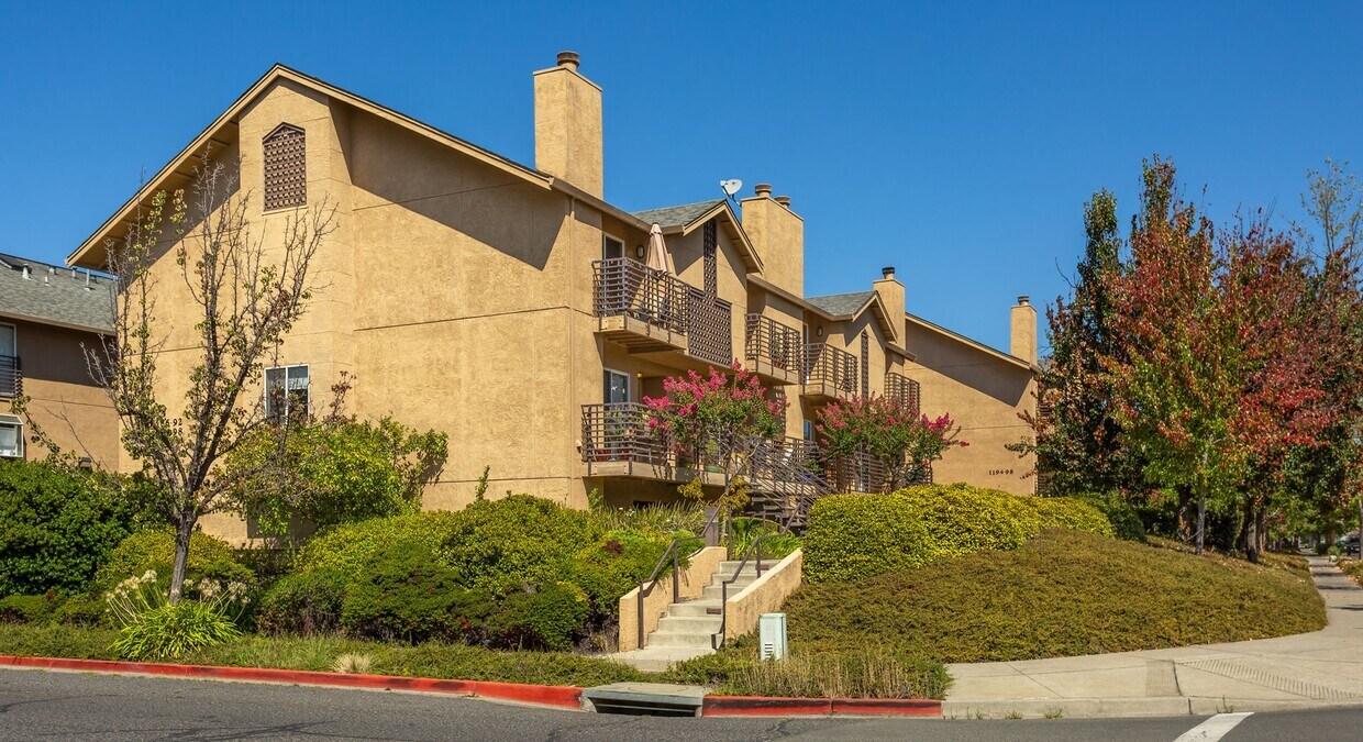 2 bdrm 2.5 bath fully renovated condo avai... House Rental in Napa