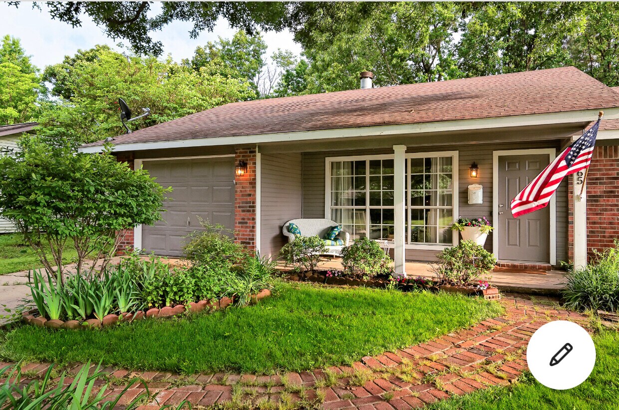 Primary Photo - 865 W Lorena Ln