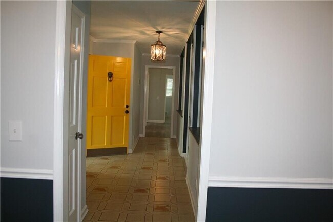 Foto del edificio - 2075 Pinewood Dr