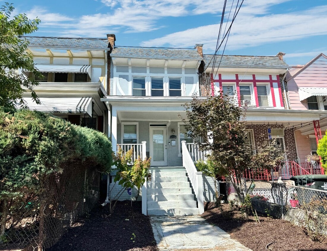 Beautiful 3 BR/3.5 BA Townhome in Brightwo... - Beautiful 3 BR/3.5 BA Townhome in Brightwo...