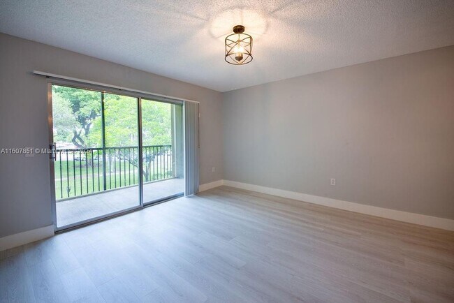 Building Photo - 1200 SW 137th Ave