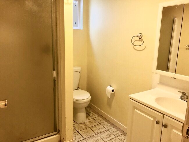 Foto del edificio - 1 bedroom 1 bathroom - Inlaw - Daly City