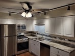 Foto principal - 701 Lake St