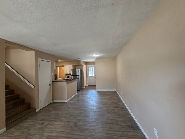 Foto del edificio - South Side Two Story Townhome!!