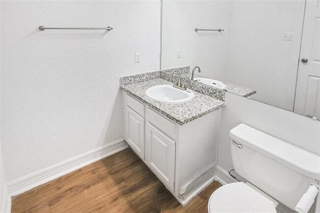 Building Photo - 7820 Seawall Blvd