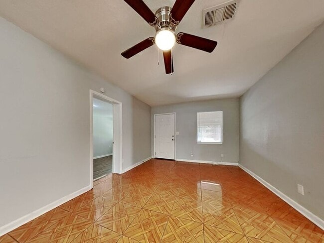 Foto del edificio - 5716 Banyan Dr