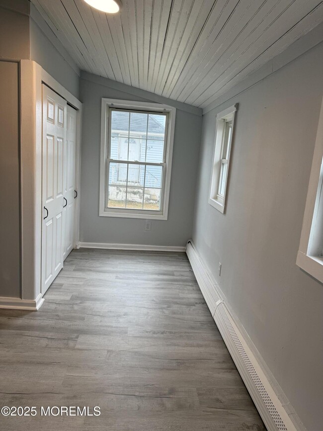 Foto del edificio - 79 Pine View Ave