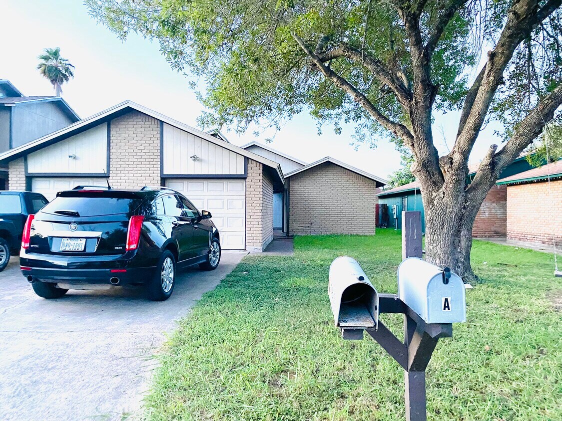 215 Glenbrook Dr, Brownsville, TX 78521 Townhome Rentals in