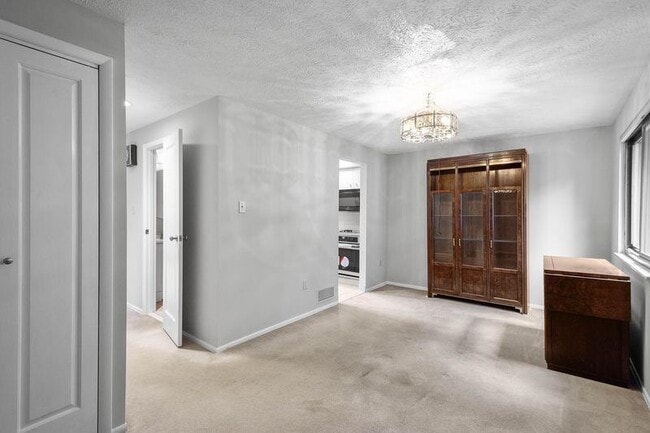 Building Photo - 214 Wedgewood Rd