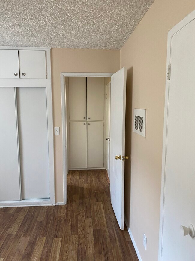 Foto del edificio - 8520 Sunland Blvd