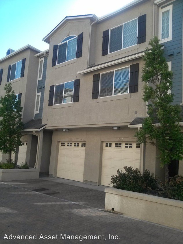 Primary Photo - 3115 Sterling Ridge Cir