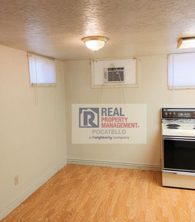 Building Photo - 791-793 McKinley Ave