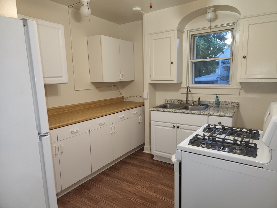 Photo - 6004 Edna Ave #2