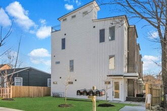 Building Photo - 115 N 9th St