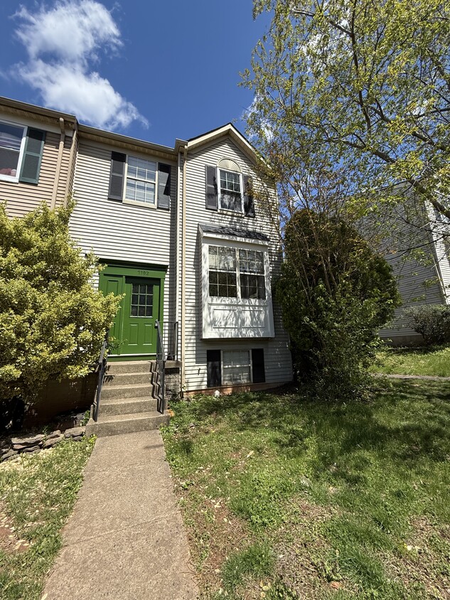 Primary Photo - 7702 Chadds Landing Way