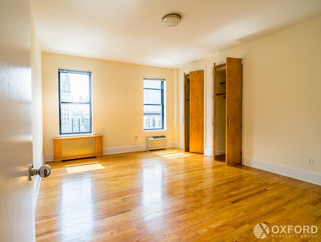 Building Photo - 200 Riverside Drive