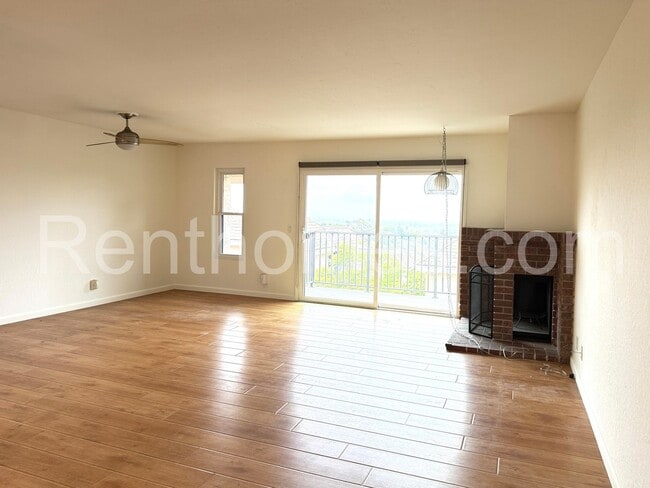 Building Photo - Bay Ho, 3745-C Balboa Terr, Pano Bay/Ocean Views, Remodeled, 2 Car Garage!