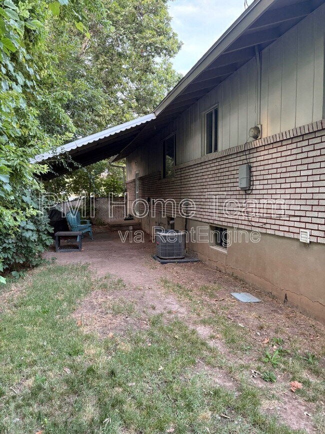 Foto del edificio - 3165 Jackson Ave