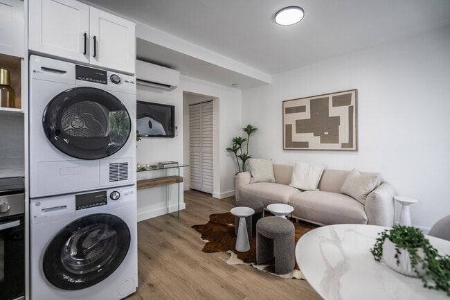 Foto del edificio - 1955 NW 2nd Ct