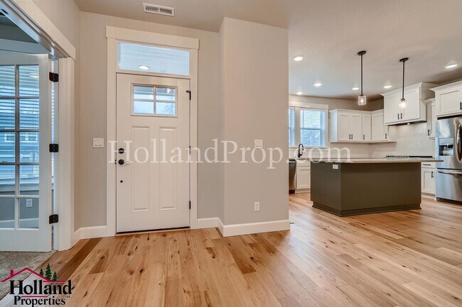 Foto del edificio - Luxurious South Hillsboro Home with a Fenc...