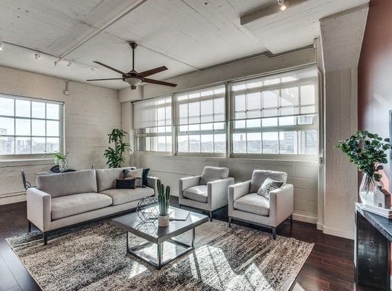 Foto del edificio - 411 W 7th St