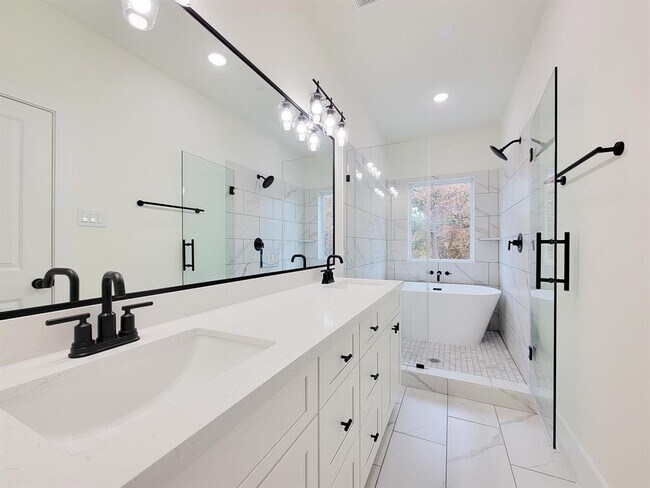 Foto del edificio - 4971 Brinkman St