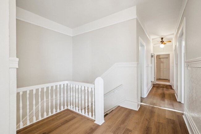 Building Photo - Large, pet friendly 3BR/1BTH flat near Ala...