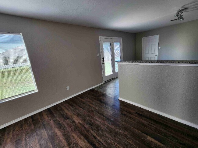 Foto del edificio - 7109 Little Mohican Dr