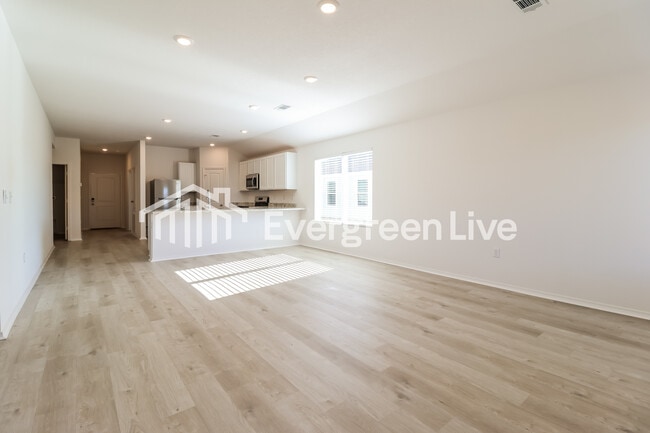 Building Photo - 33 Sourdough Crk Ln