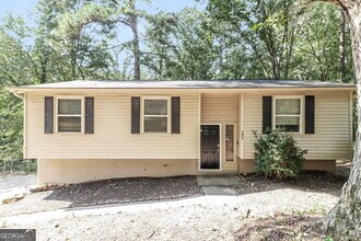 Building Photo - 3075 Flowers Dr