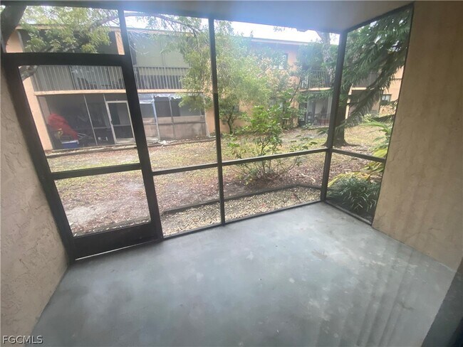 Building Photo - 2670 Park Windsor Dr