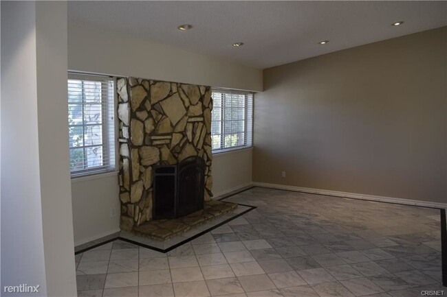 Building Photo - 4 br, 2 bath House - 22346 Hartland St