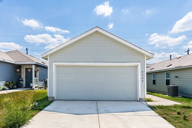 Photo - 4439 Zoe Pass Apartment