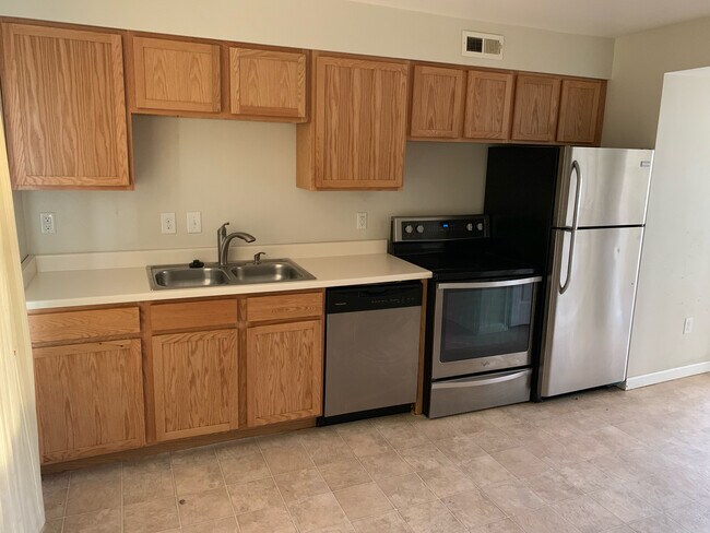 Foto del edificio - 9120 E Girard Ave