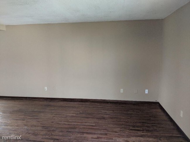 Building Photo - 3920 W Elm St