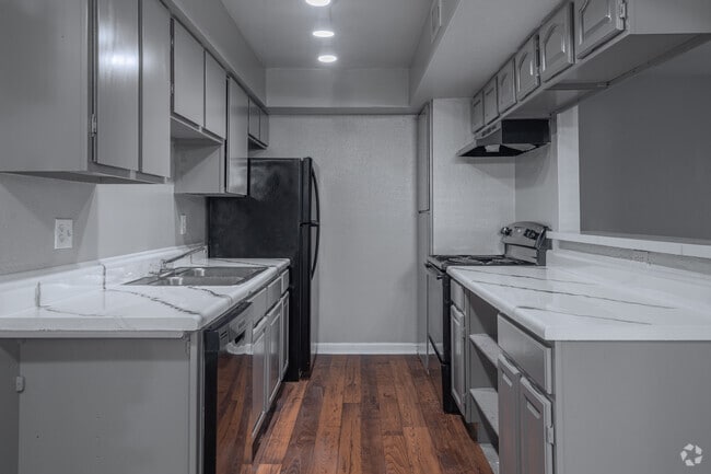 2BR, 2BA - 907SF - New Haven Apartments