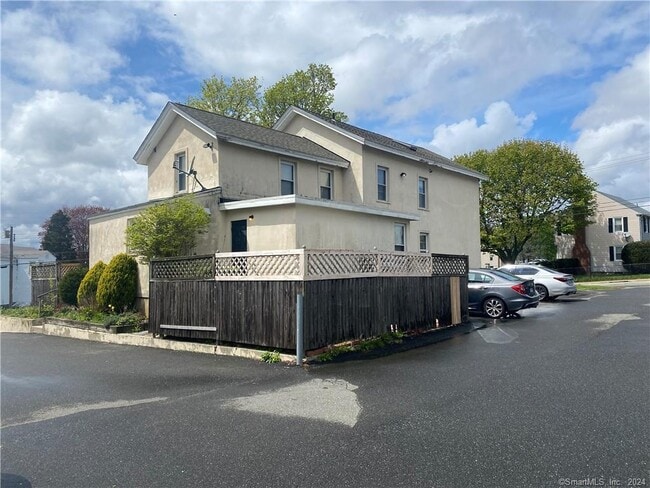Building Photo - 49 Ledyard Ave