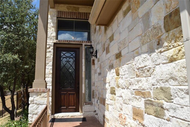 Foto del edificio - 504 Hummingbird Ln