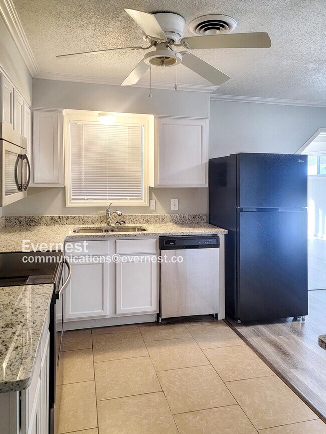 Foto del edificio - 8549 Southaven Cir W